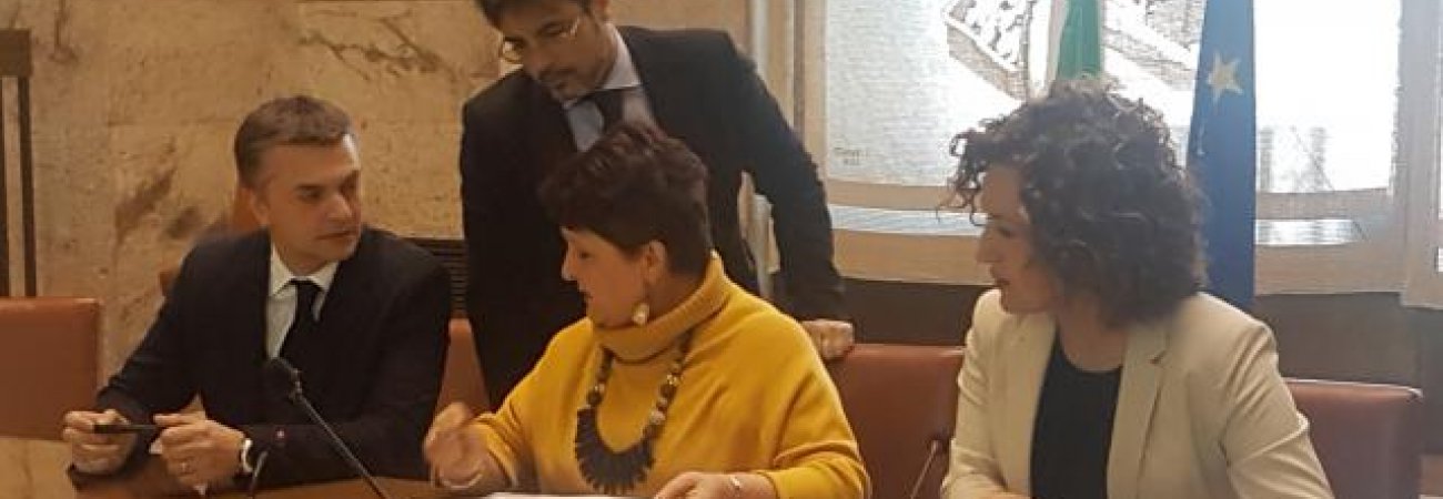 Firma dell'accordo (Ph: Provincia di Savona) Firma dell'accordo (Ph: Provincia di Savona)