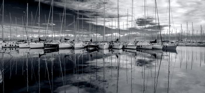 Luci ed ombre, porticciolo di Varazze (Ph: Franco Galatolo)