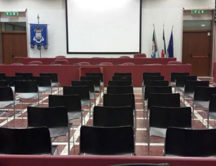 Sala consiliare del Palazzo della Provincia di via Sormano Sala consiliare del Palazzo della Provincia di via Sormano