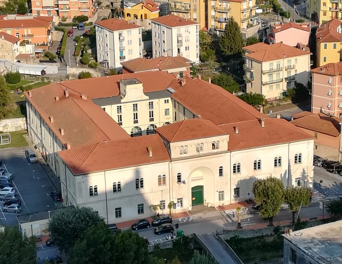Liceo Statale “Arturo Issel”