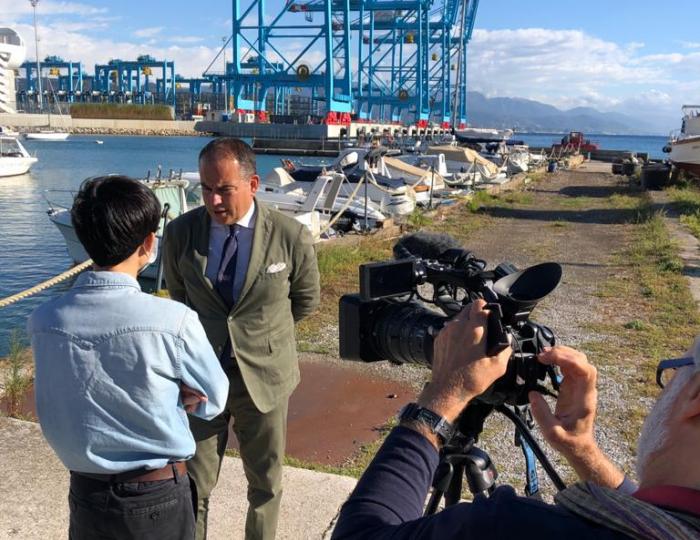 Intervista della China Central Television al Presidente della Provincia di Savona Pierangelo Olivieri Intervista della China Central Television al Presidente della Provincia di Savona Pierangelo Olivieri