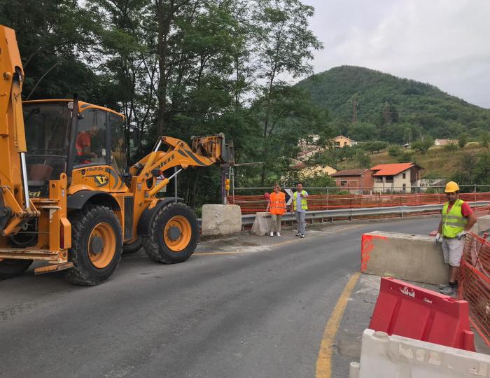 Sp 51, riaperto a senso unico alternato il ponte in località Acquafredda Sp 51, riaperto a senso unico alternato il ponte in località Acquafredda