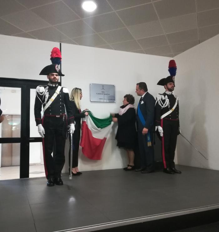 Palazzo Nervi, intitolazione della Sala espositiva: la Provincia di Savona rende omaggio ai Caduti di Nassiriya Palazzo Nervi, intitolazione della Sala espositiva: la Provincia di Savona rende omaggio ai Caduti di Nassiriya