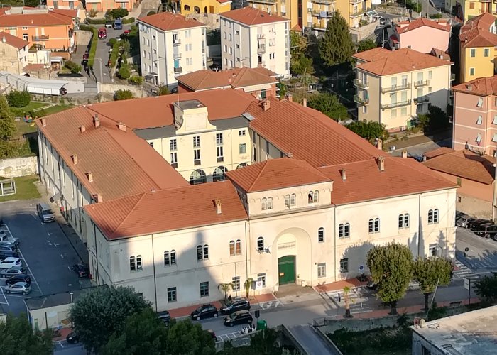 Liceo Statale “Arturo Issel”