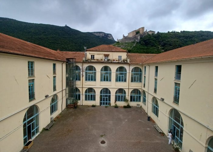 Sopralluogo della Provincia presso edificio scolastico "Arturo Issel"