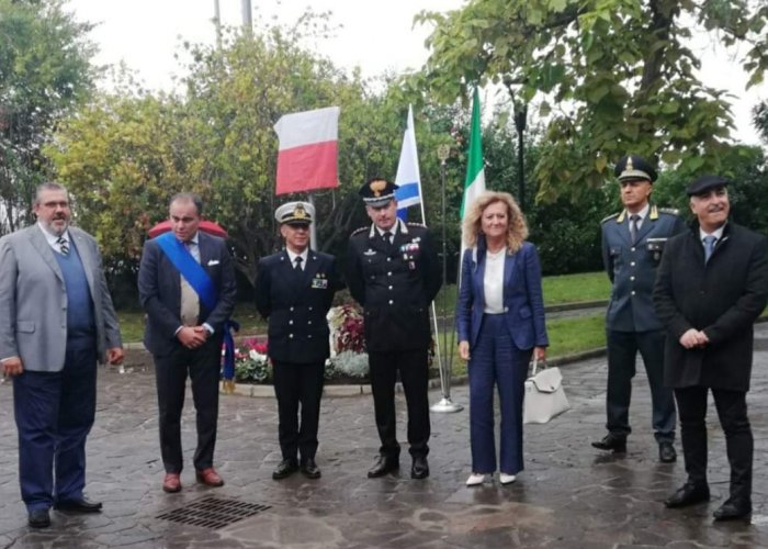 I saluti al Questore Giannina Roatta I saluti al Questore Giannina Roatta