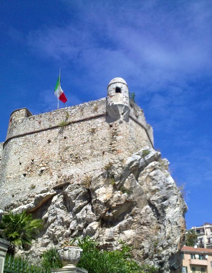 Castello, Pietra Ligure (Ph: Eleonora Cortesogno)