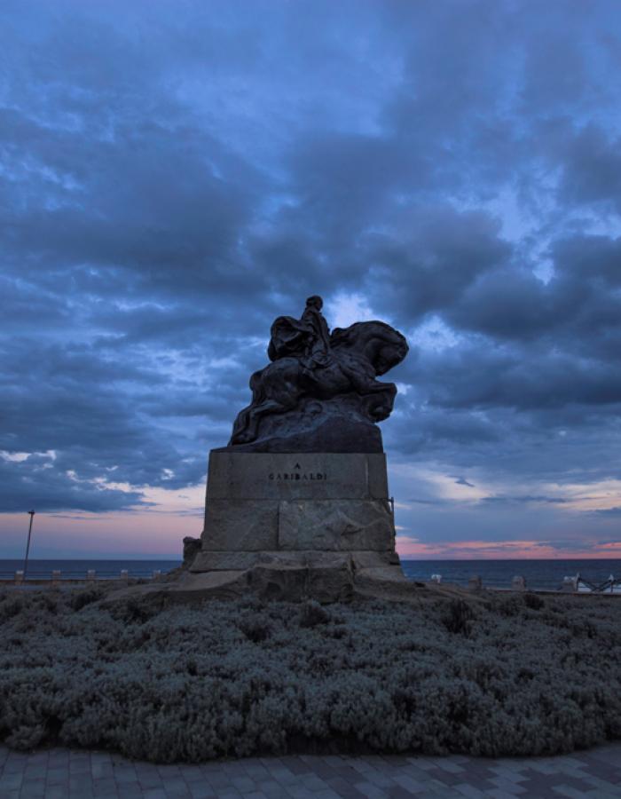 Monumento a Garibaldi - Piazza Eroe dei due Mondi, Savona (Ph: Franco Galatolo)