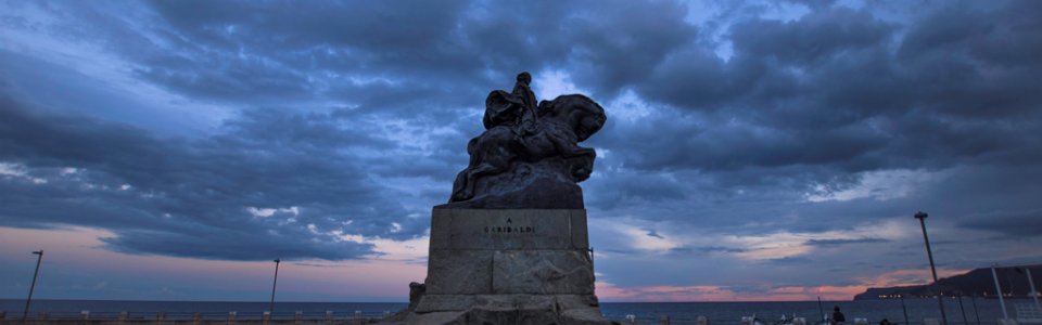 Monumento a Garibaldi - Piazza Eroe dei due Mondi, Savona (Ph: Franco Galatolo)
